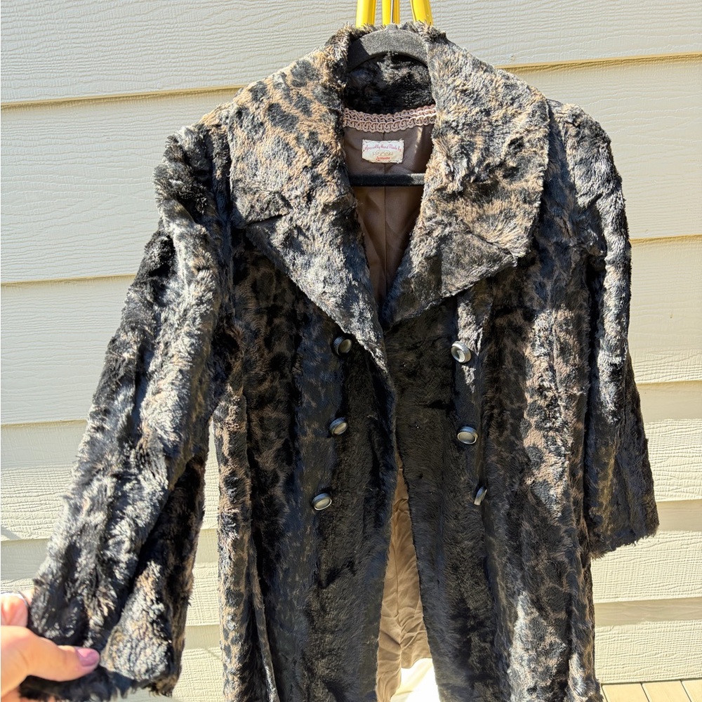 Elegant Black Leopard Print Women's Coat - Picture 11 of 12